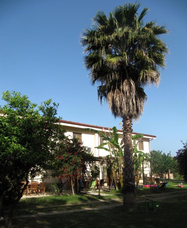 Agriturismo Torre Del Golfo Cropani Exteriör bild