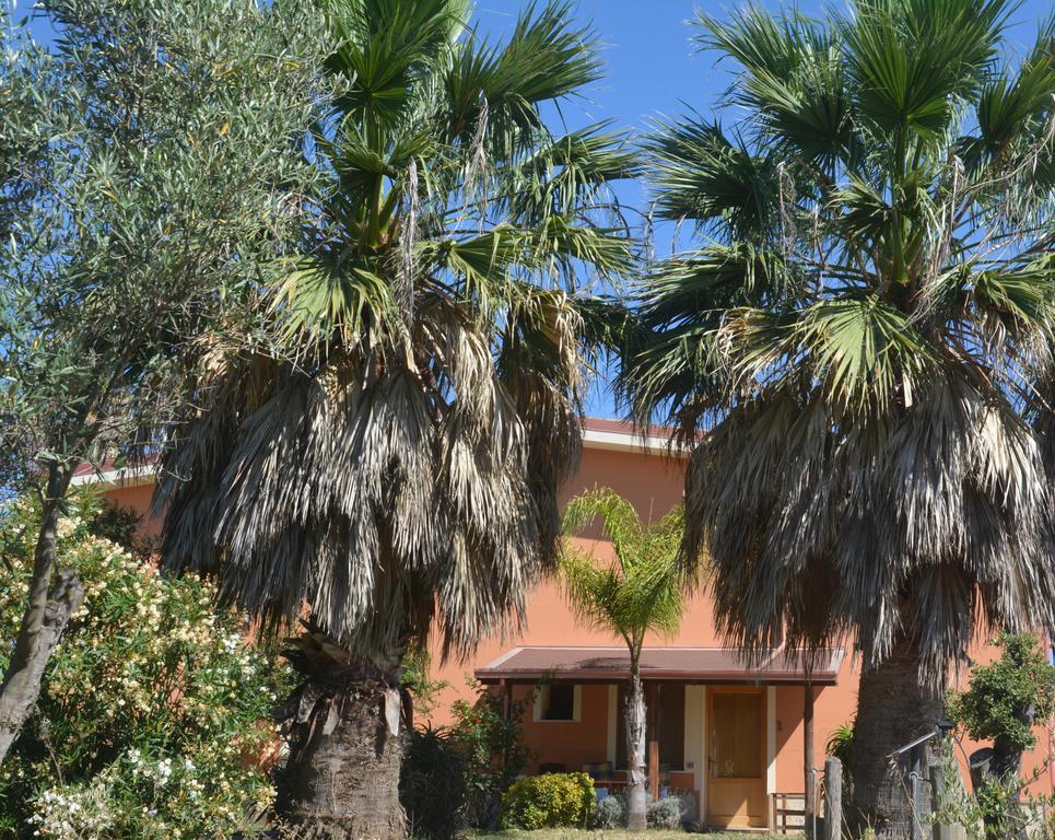 Agriturismo Torre Del Golfo Cropani Exteriör bild