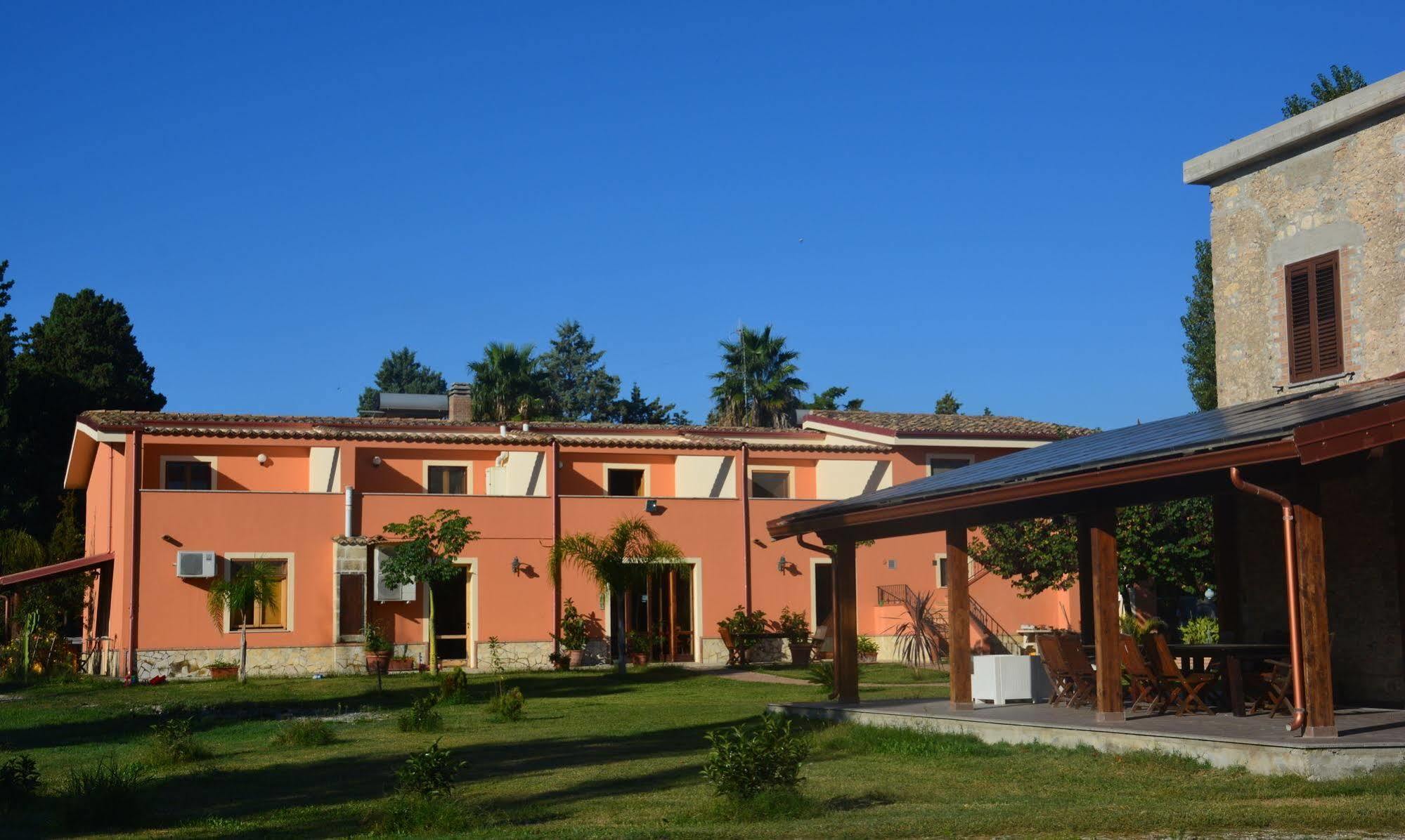 Agriturismo Torre Del Golfo Cropani Exteriör bild
